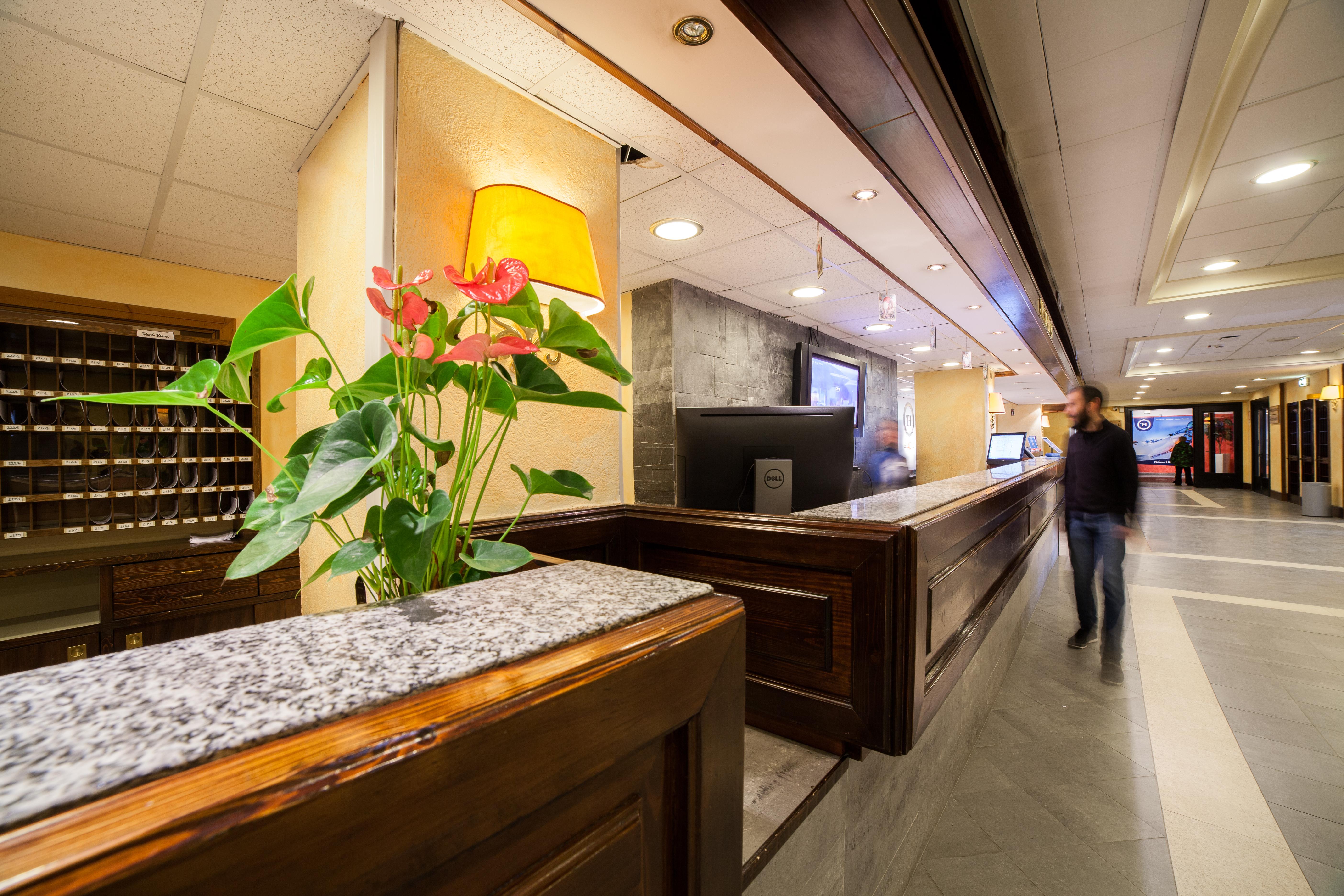 Th La Thuile - Planibel Hotel Bagian luar foto